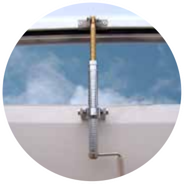 Manual spindle opener for a skylight dome
