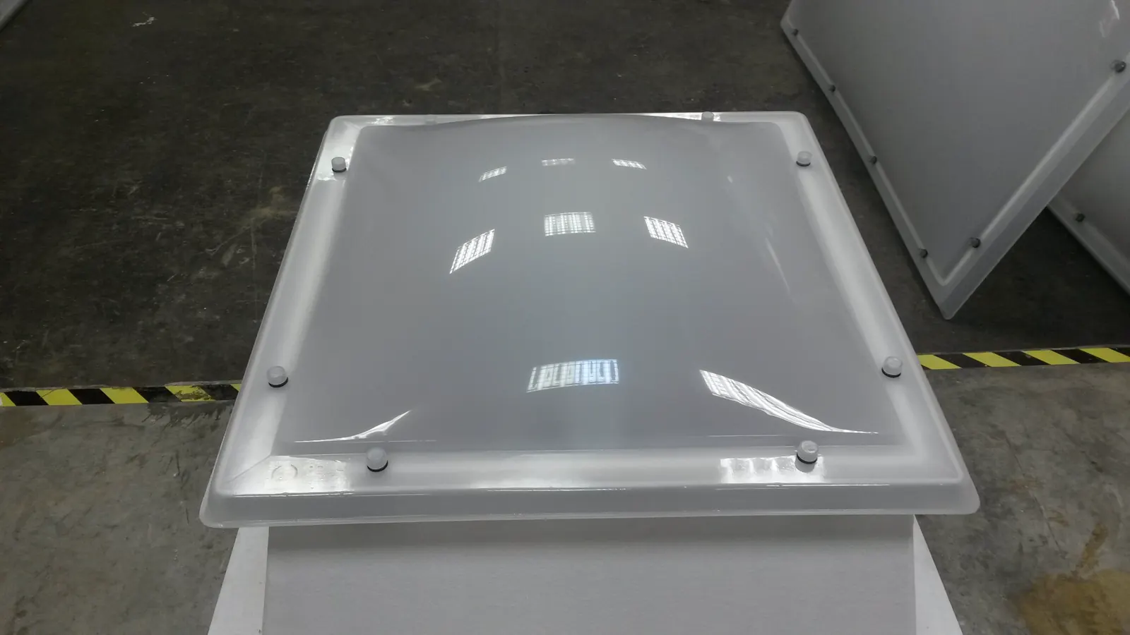 Cupolă luminoasă dreptunghiulară din acril opal